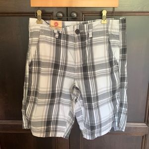 Shorts flats front classic length